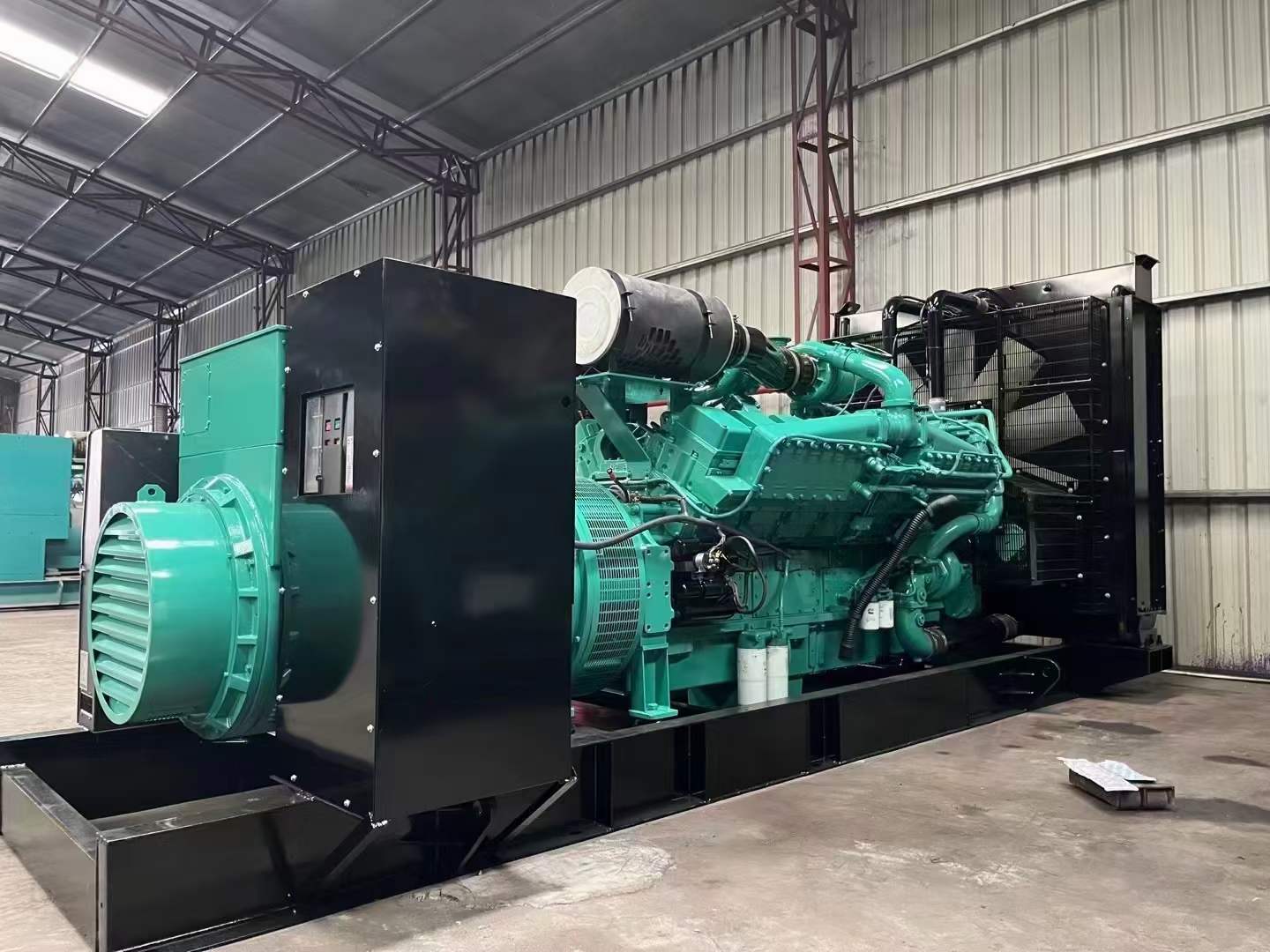 温泉如何降低 800kW 柴油发电机输出电流的波动？